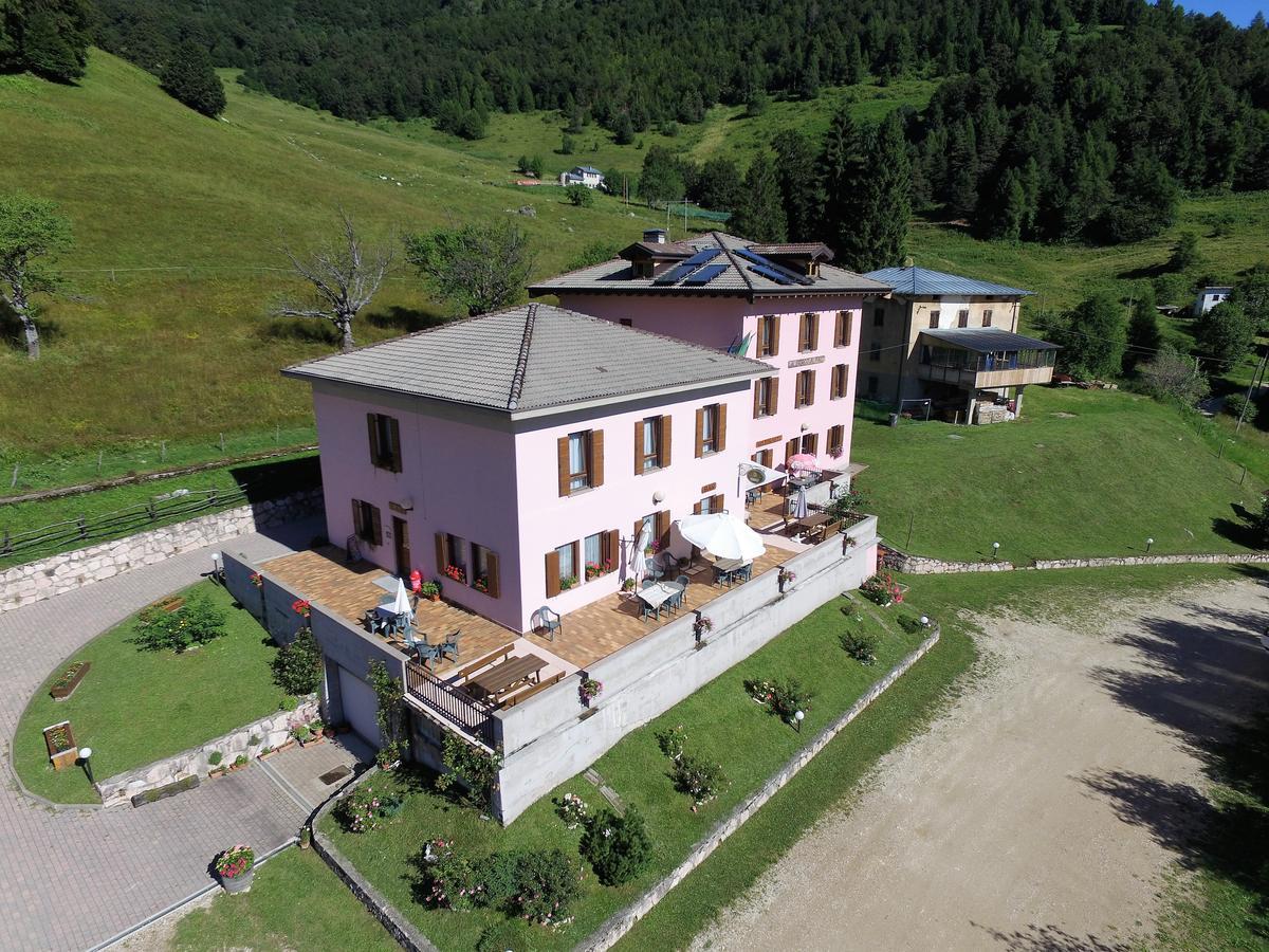 אביו Albergo Alpino Da Tullio מראה חיצוני תמונה